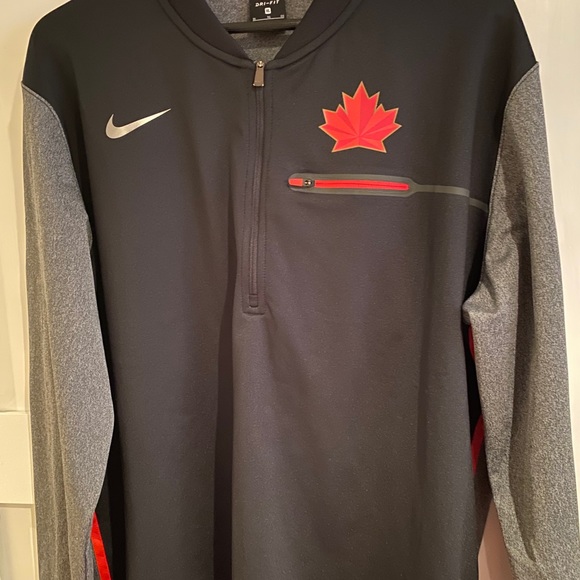 Team Canada Nike Men’s XL Dri-Fit half-zip shirt - Picture 7 of 7